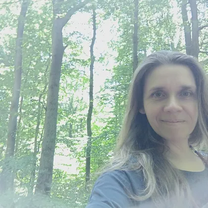 Nicole Löffler im Wald